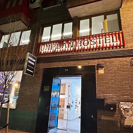 Unplan Hostel Madrid Buitenkant foto